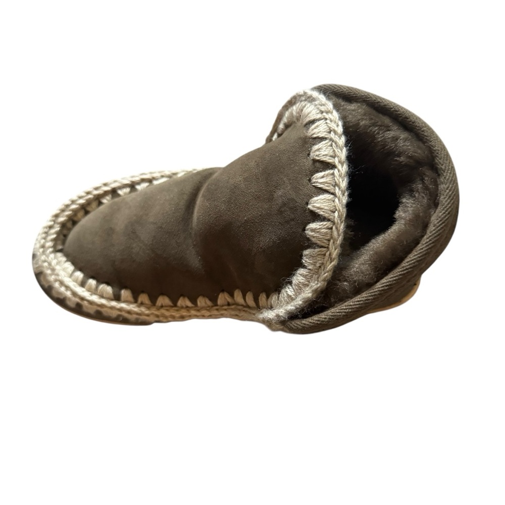 MOU Khaki Stitch Boots in great condition.